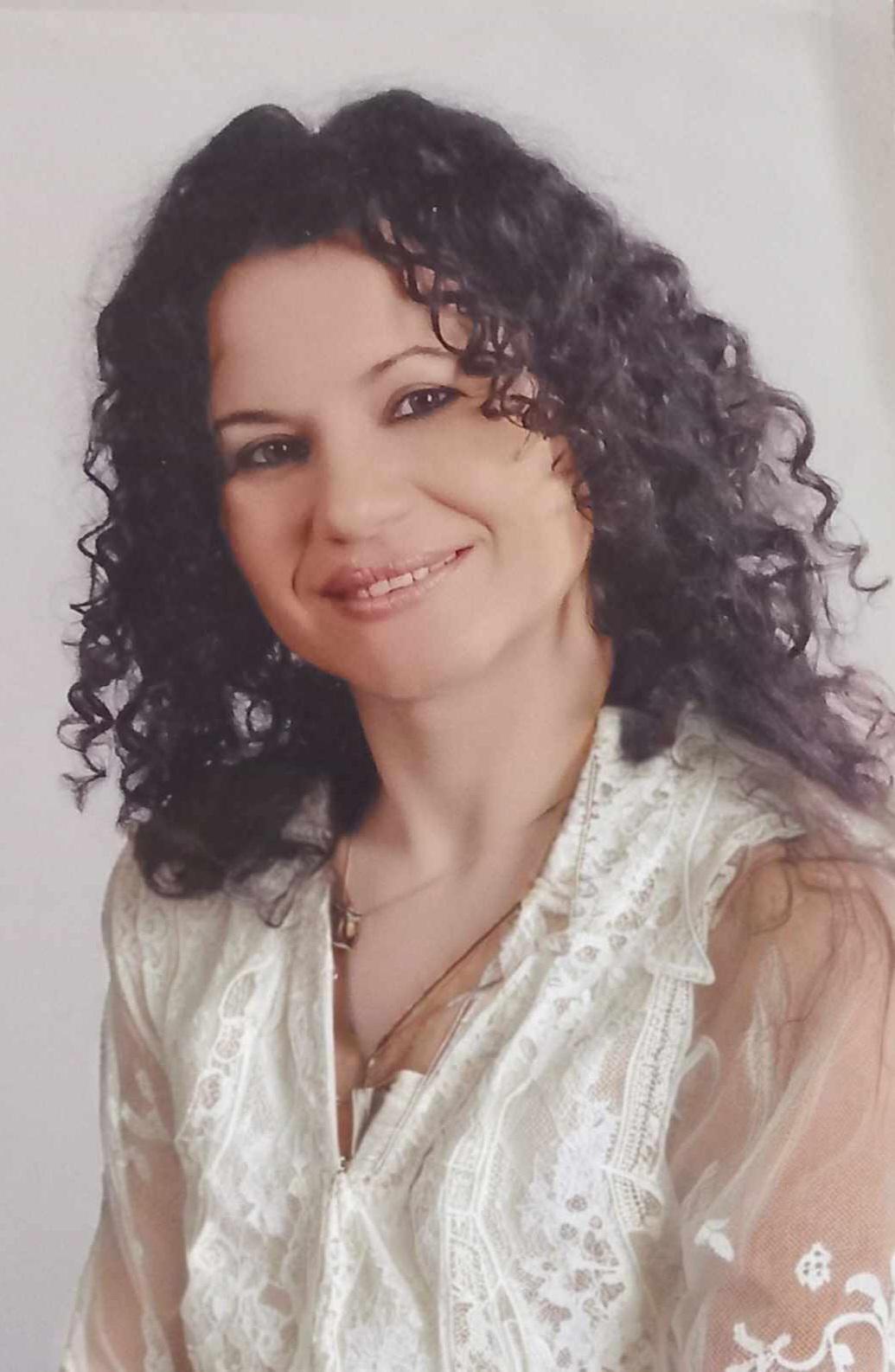 Angela Kosta